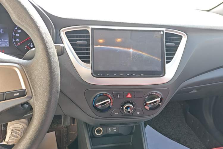 Used Hyundai Verna (new generation) 2016 1.4L Manual Cool Edition GLS Audio And AC Panel