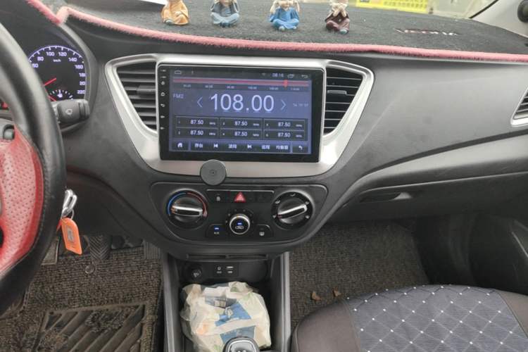 Used Hyundai Verna (new generation) 2016 1.4L Manual Cool Edition GLS Audio And AC Panel