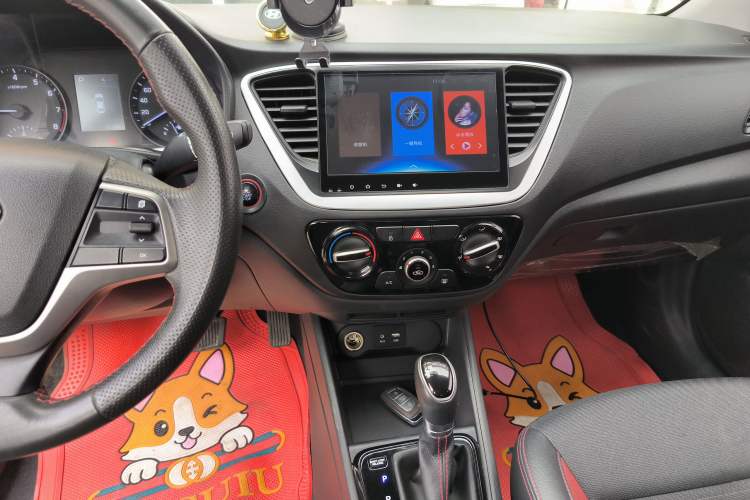 Used Hyundai Verna (new generation) 2016 1.4L Automatic Sport Edition Audio And AC Panel