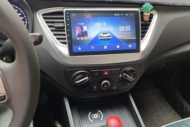 Used Hyundai Verna (new generation) 2016 1.4L Automatic Cool Edition GLS Audio And AC Panel