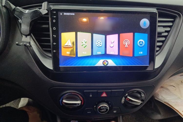 Used Hyundai Verna (new generation) 2016 1.4L Automatic Cool Edition GLS Audio And AC Panel