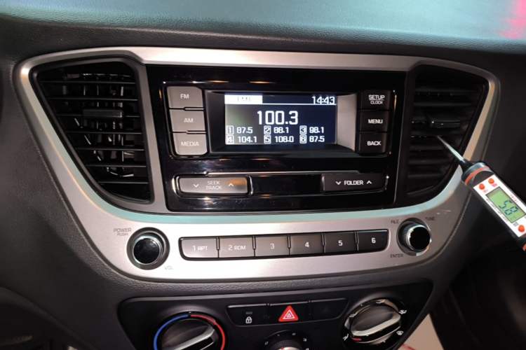 Used Hyundai Verna (new generation) 2016 1.4L Automatic Cool Edition GLS Audio And AC Panel