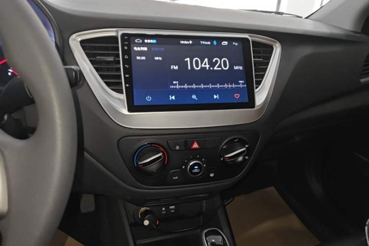 Used Hyundai Verna (new generation) 2016 1.4L Automatic Cool Edition GLS Audio And AC Panel