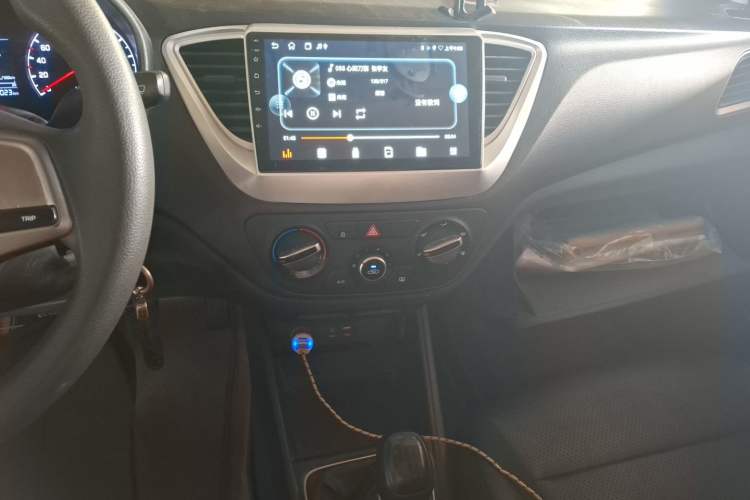 Used Hyundai Verna (new generation) 2016 1.4L Manual Cool Edition GLS Audio And AC Panel