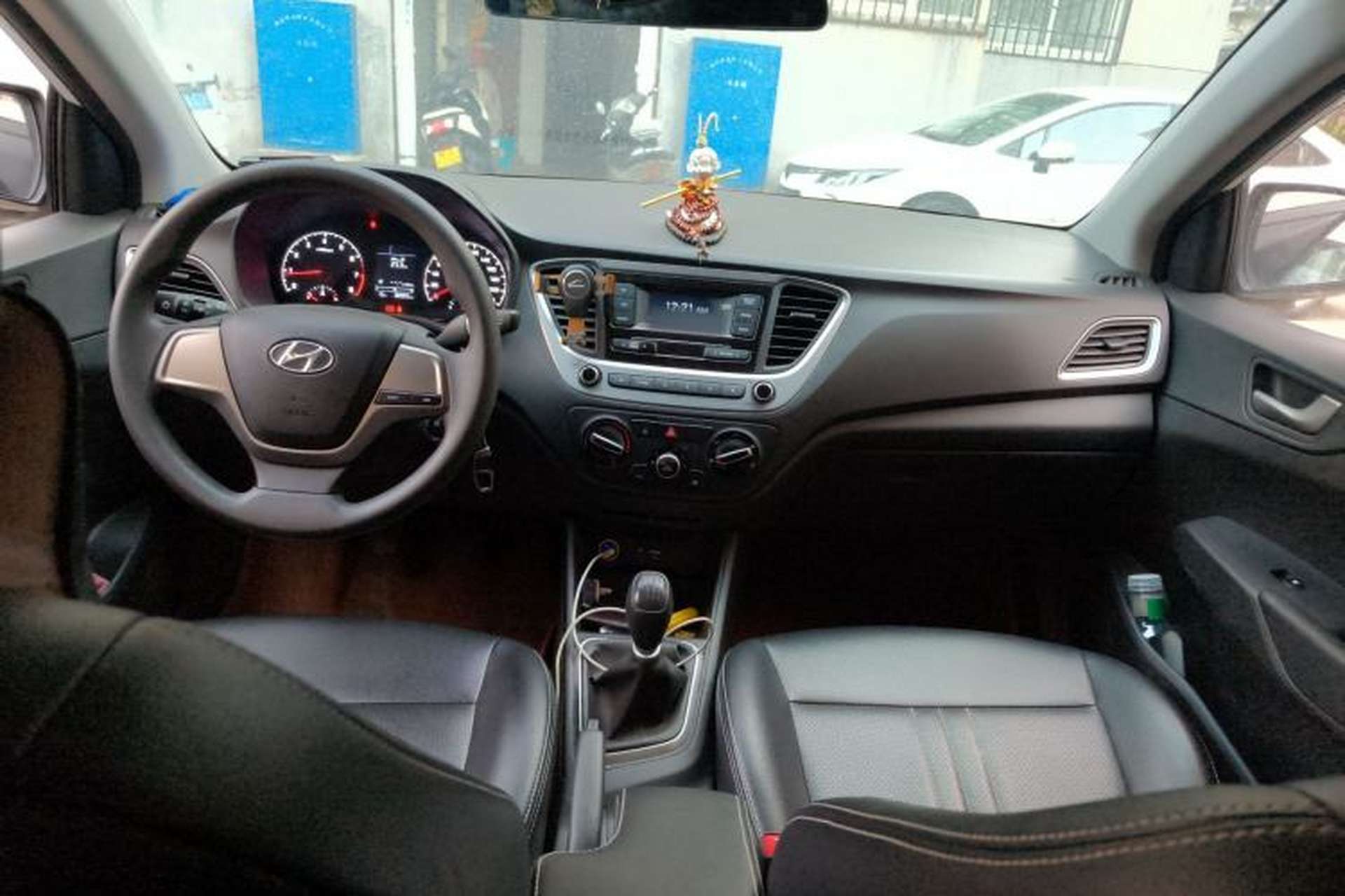 Used Hyundai Verna (new generation) 2016 1.4L Manual Cool Edition GLS Center Console