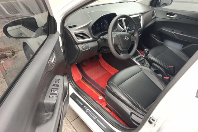 Used Hyundai Verna (new generation) 2016 1.4L Manual Cool Edition GLS Driver Seat