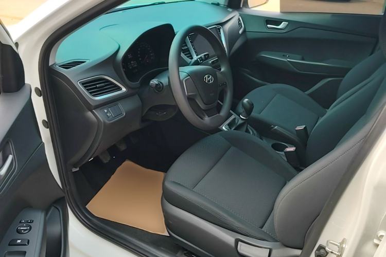 Used Hyundai Verna (new generation) 2016 1.4L Manual Cool Edition GLS Driver Seat