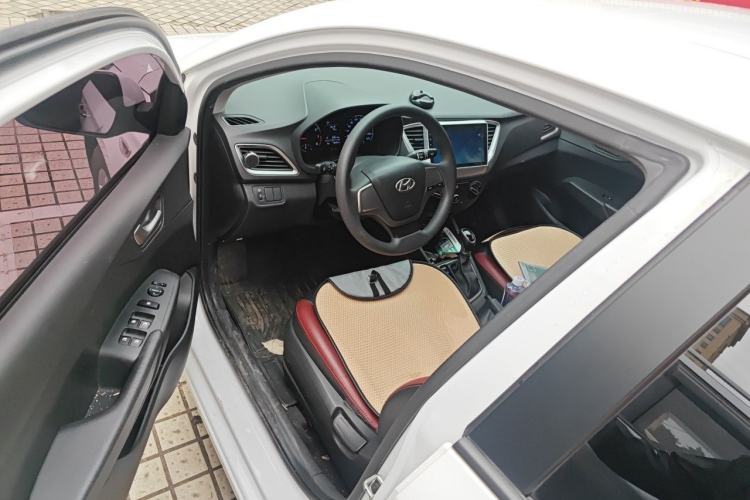 Used Hyundai Verna (new generation) 2016 1.4L Automatic Cool Edition GLS Driver Seat