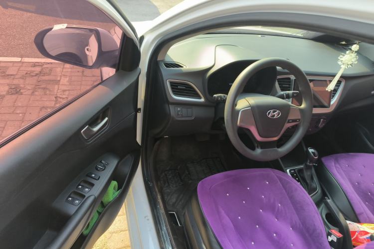 Used Hyundai Verna (new generation) 2016 1.4L Automatic Cool Edition GLS Driver Seat