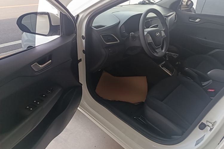 Used Hyundai Verna (new generation) 2016 1.4L Automatic Cool Edition GLS Driver Seat