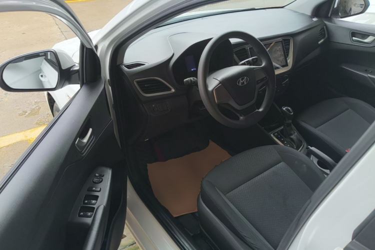 Used Hyundai Verna (new generation) 2016 1.4L Automatic Cool Edition GLS Driver Seat