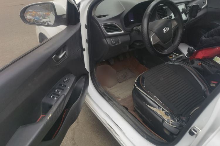 Used Hyundai Verna (new generation) 2016 1.4L Manual Cool Edition GLS Driver Seat