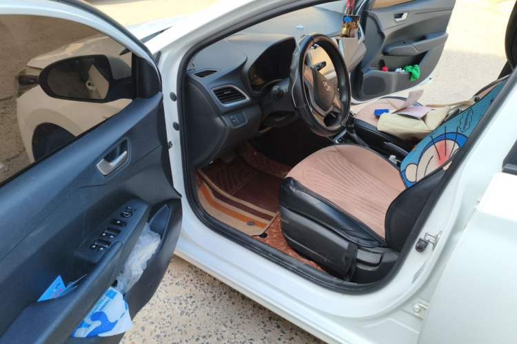Used Hyundai Verna (new generation) 2016 1.4L Automatic Cool Edition GLS Driver Seat