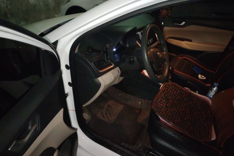 Used Hyundai Verna (new generation) 2016 1.4L Manual Cool Edition GLS Driver Seat