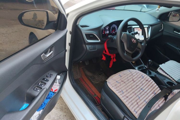 Used Hyundai Verna (new generation) 2016 1.4L Manual Cool Edition GLS Driver Seat