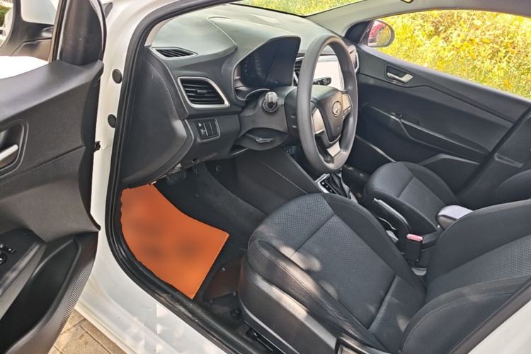 Used Hyundai Verna (new generation) 2016 1.4L Automatic Cool Edition GLS Driver Seat
