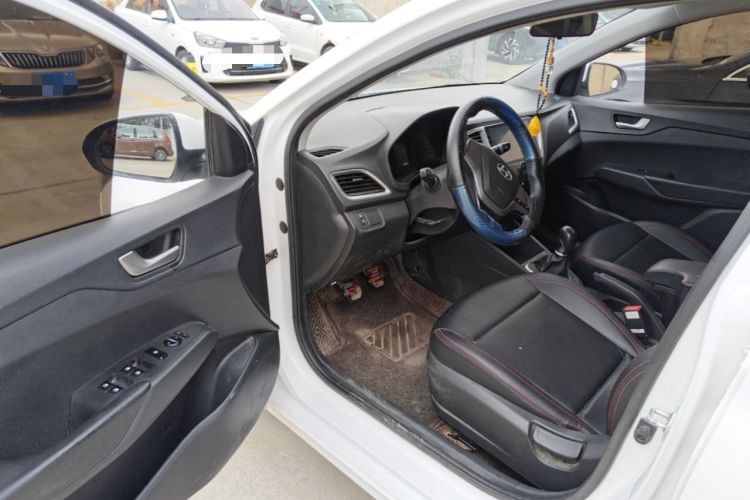 Used Hyundai Verna (new generation) 2016 1.4L Manual Cool Edition GLS Driver Seat