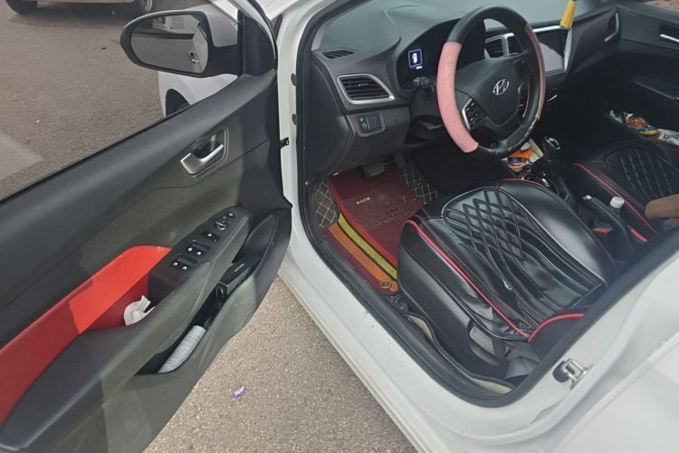 Used Hyundai Verna (new generation) 2016 1.4L Automatic Sport Edition Driver Seat