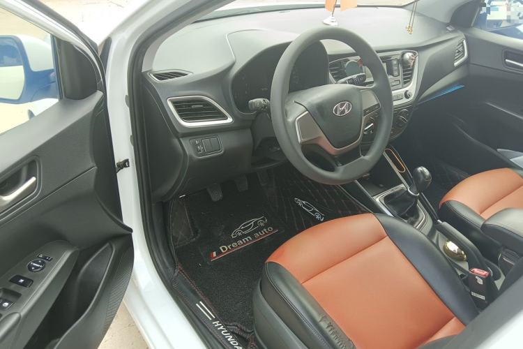 Used Hyundai Verna (new generation) 2016 1.4L Manual Cool Edition GLS Driver Seat