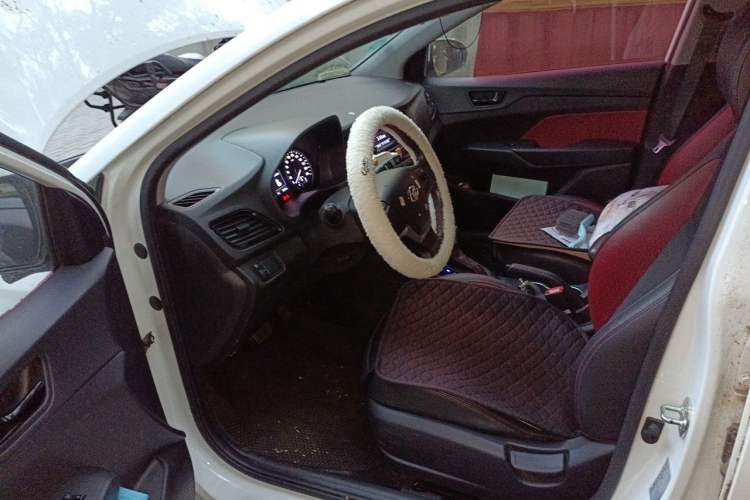 Used Hyundai Verna (new generation) 2016 1.4L Automatic Sport Edition Driver Seat