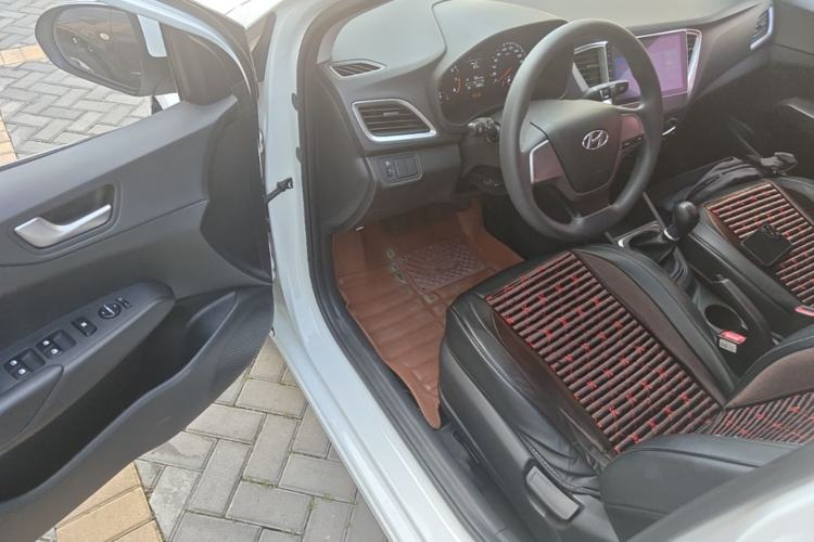 Used Hyundai Verna (new generation) 2016 1.4L Manual Cool Edition GLS Driver Seat