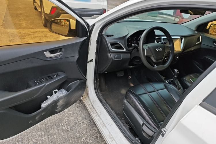 Used Hyundai Verna (new generation) 2016 1.4L Automatic Cool Edition GLS Driver Seat