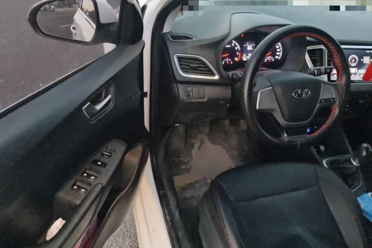 Used Hyundai Verna (new generation) 2016 1.4L Manual Cool Edition GLS Driver Seat