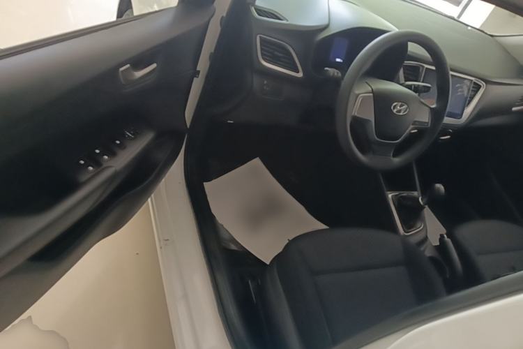 Used Hyundai Verna (new generation) 2016 1.4L Manual Cool Edition GLS Driver Seat