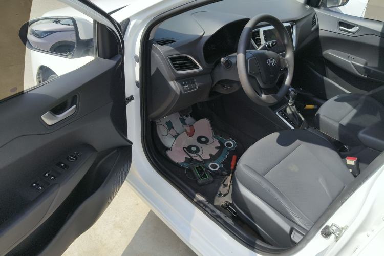 Used Hyundai Verna (new generation) 2016 1.4L Automatic Cool Edition GLS Driver Seat