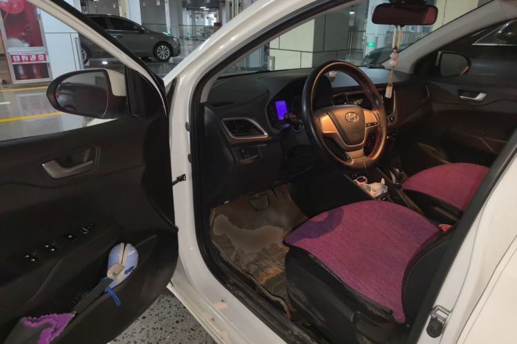Used Hyundai Verna (new generation) 2016 1.4L Automatic Cool Edition GLS Driver Seat