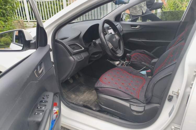 Used Hyundai Verna (new generation) 2016 1.4L Manual Youth Edition GS Driver Seat