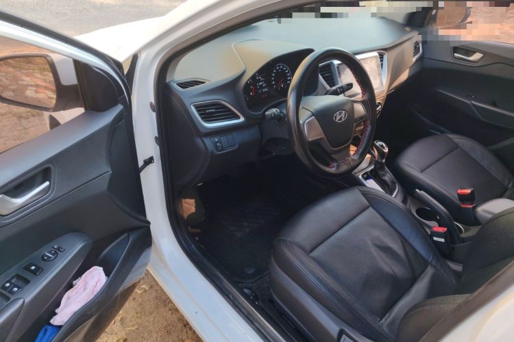 Used Hyundai Verna (new generation) 2016 1.4L Automatic Cool Edition GLS Driver Seat