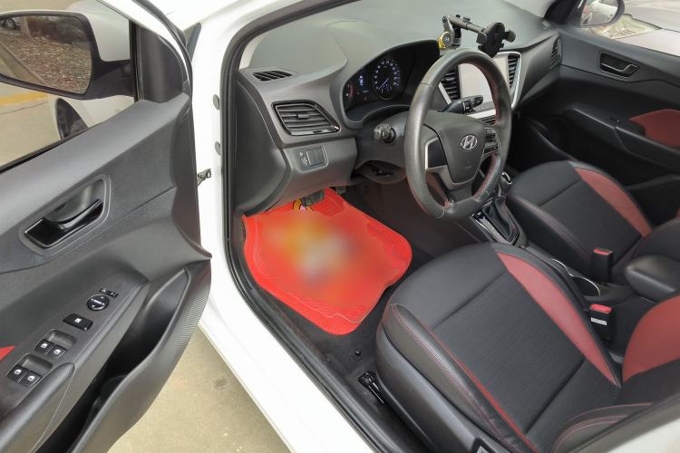 Used Hyundai Verna (new generation) 2016 1.4L Automatic Sport Edition Driver Seat