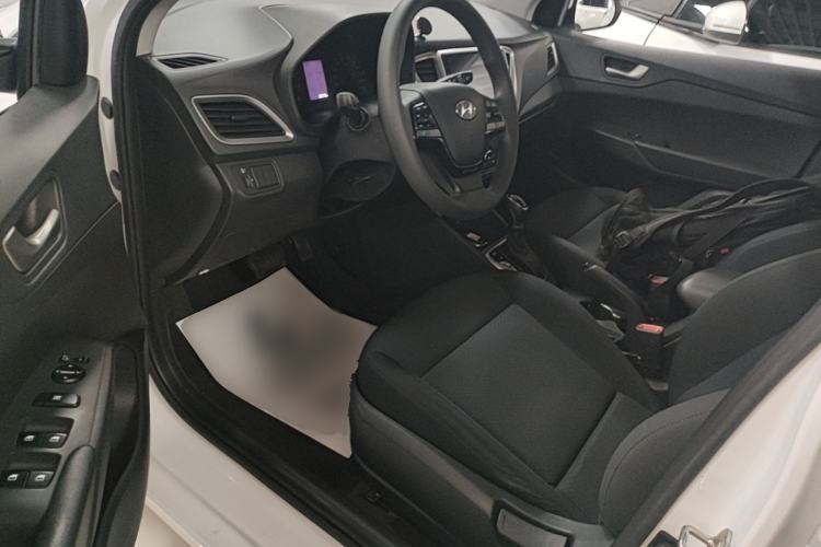 Used Hyundai Verna (new generation) 2016 1.4L Automatic Cool Edition GLS Driver Seat