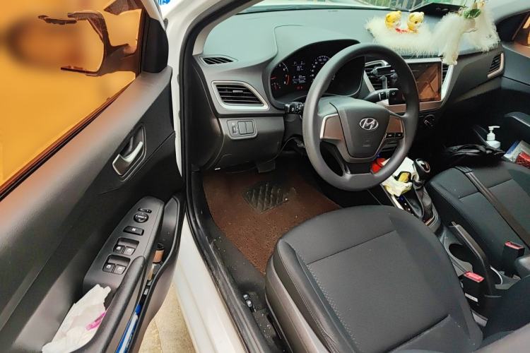 Used Hyundai Verna (new generation) 2016 1.4L Automatic Cool Edition GLS Driver Seat