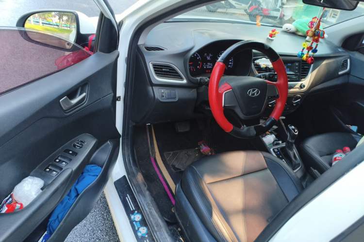 Used Hyundai Verna (new generation) 2016 1.4L Automatic Cool Edition GLS Driver Seat