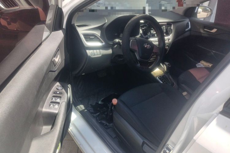 Used Hyundai Verna (new generation) 2016 1.4L Automatic Cool Edition GLS Driver Seat