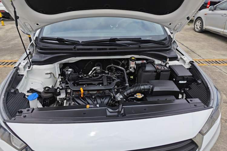 Used Hyundai Verna (new generation) 2016 1.4L Manual Cool Edition GLS Engine Bay