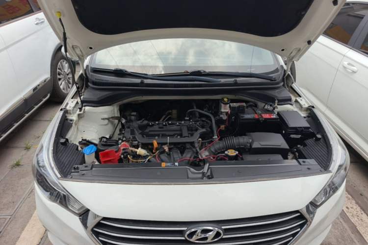 Used Hyundai Verna (new generation) 2016 1.4L Manual Cool Edition GLS Engine Bay
