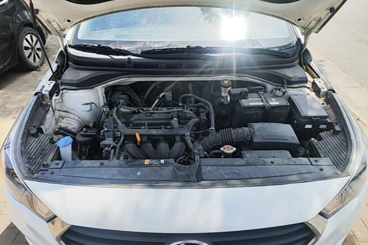Used Hyundai Verna (new generation) 2016 1.4L Manual Cool Edition GLS Engine Bay