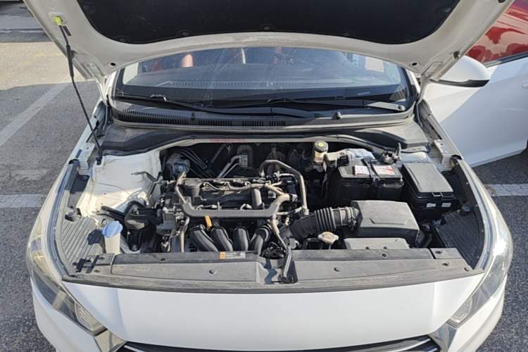Used Hyundai Verna (new generation) 2016 1.4L Manual Cool Edition GLS Engine Bay