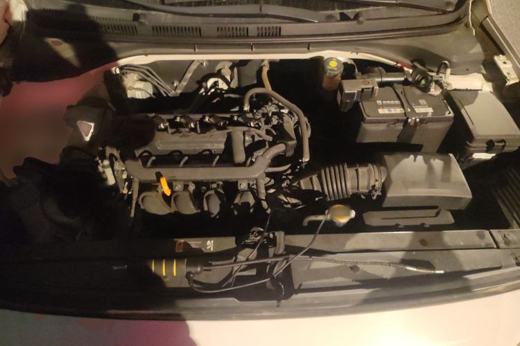 Used Hyundai Verna (new generation) 2016 1.4L Automatic Cool Edition GLS Engine Bay