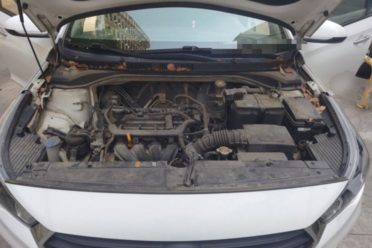 Used Hyundai Verna (new generation) 2016 1.4L Automatic Cool Edition GLS Engine Bay