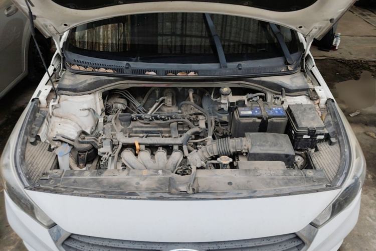 Used Hyundai Verna (new generation) 2016 1.4L Manual Cool Edition GLS Engine Bay