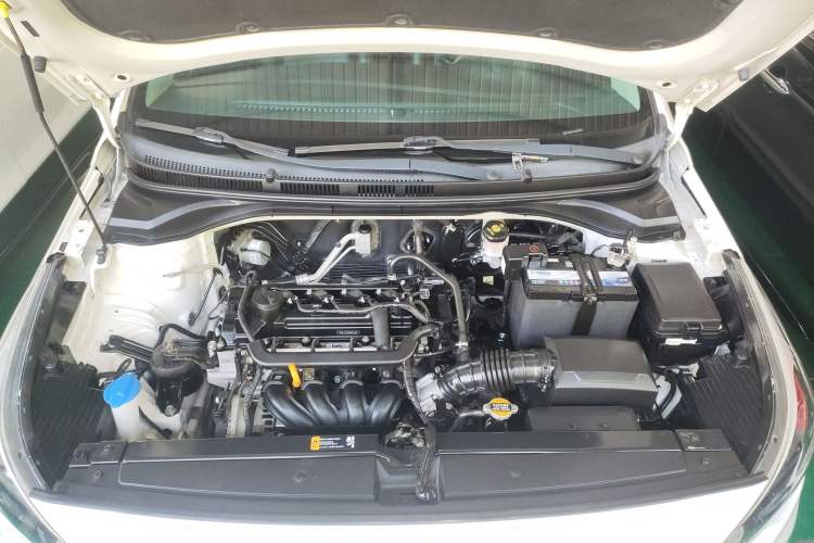 Used Hyundai Verna (new generation) 2016 1.4L Manual Cool Edition GLS Engine Bay