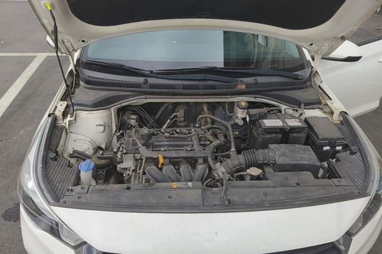 Used Hyundai Verna (new generation) 2016 1.4L Manual Cool Edition GLS Engine Bay