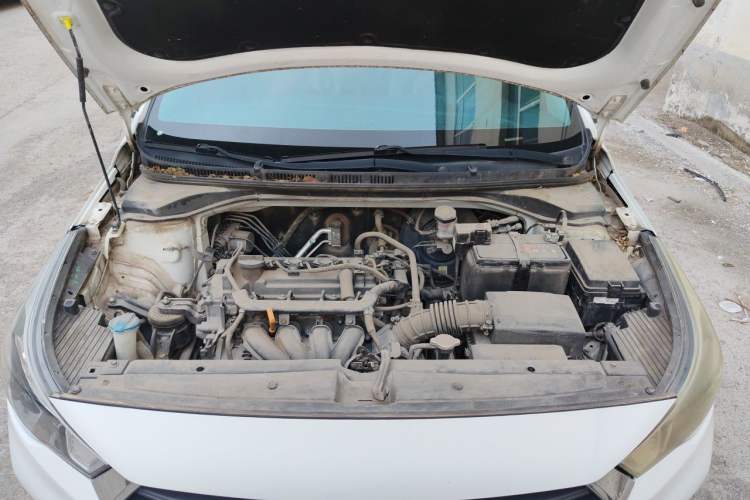 Used Hyundai Verna (new generation) 2016 1.4L Manual Cool Edition GLS Engine Bay