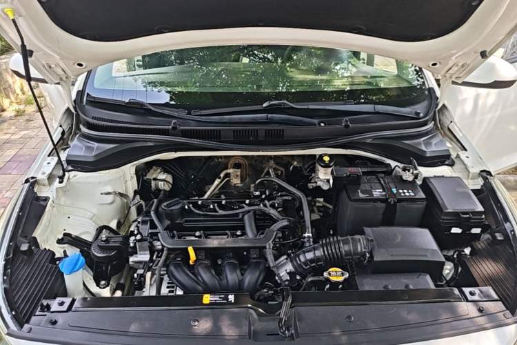 Used Hyundai Verna (new generation) 2016 1.4L Automatic Cool Edition GLS Engine Bay