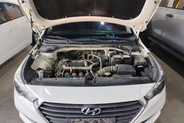 Used Hyundai Verna (new generation) 2016 1.4L Manual Cool Edition GLS Engine Bay