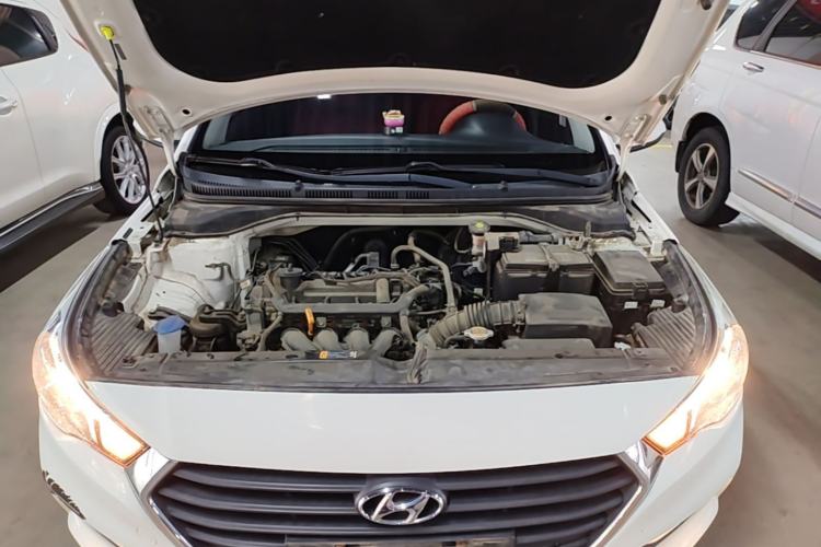 Used Hyundai Verna (new generation) 2016 1.4L Automatic Cool Edition GLS Engine Bay